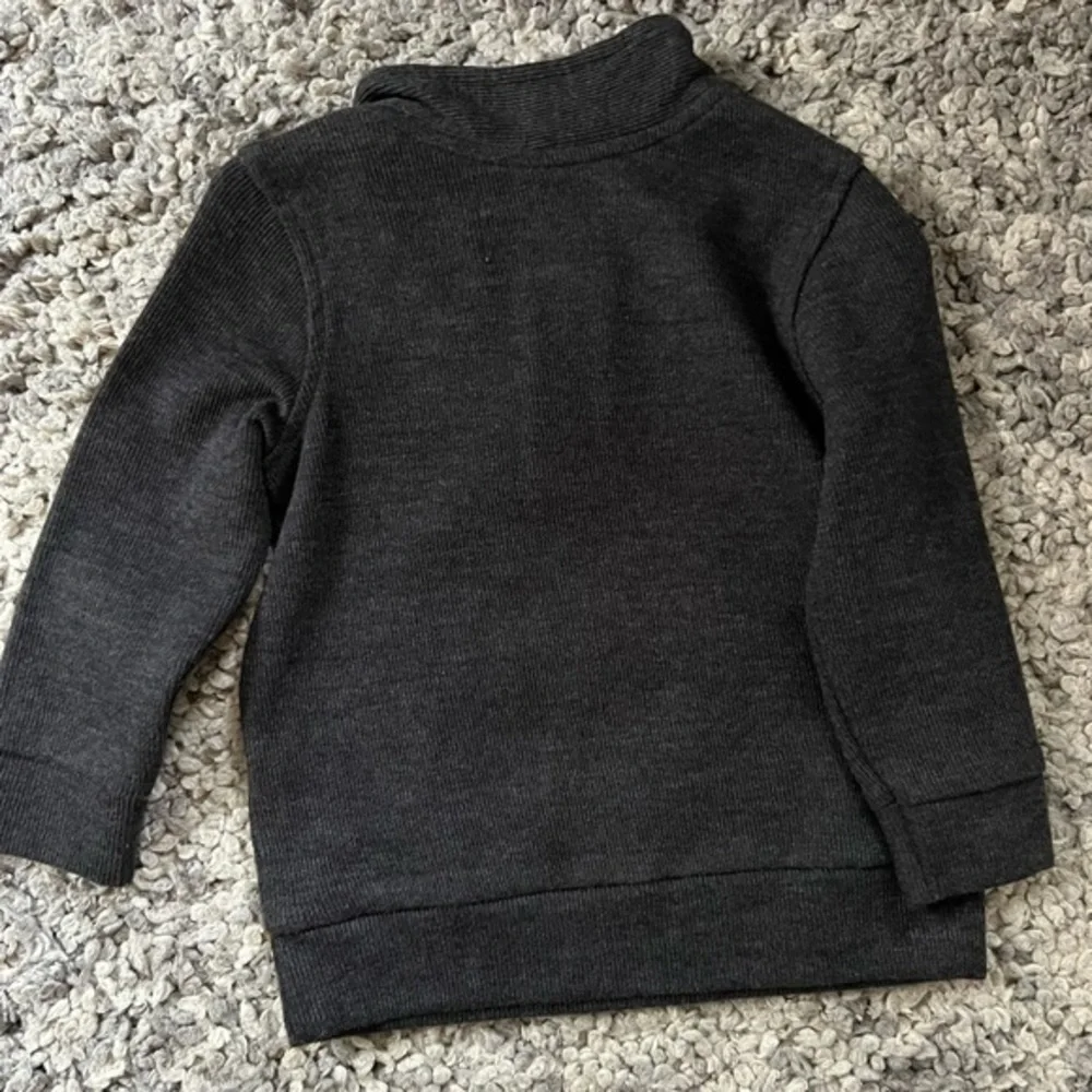 Old navy sweater